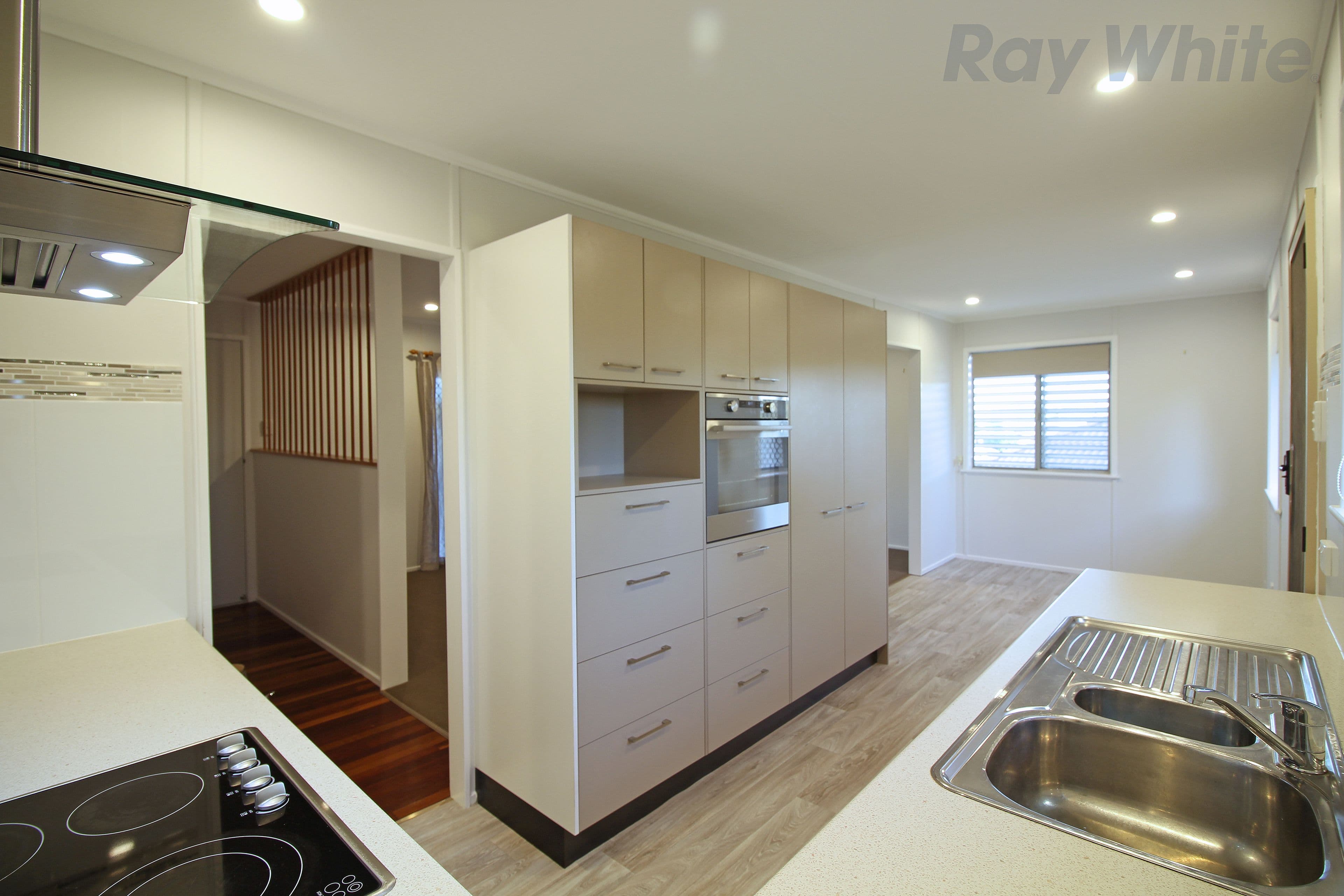 8 Gardner Place, Silkstone QLD 4304, Silkstone - Thumbnail 3