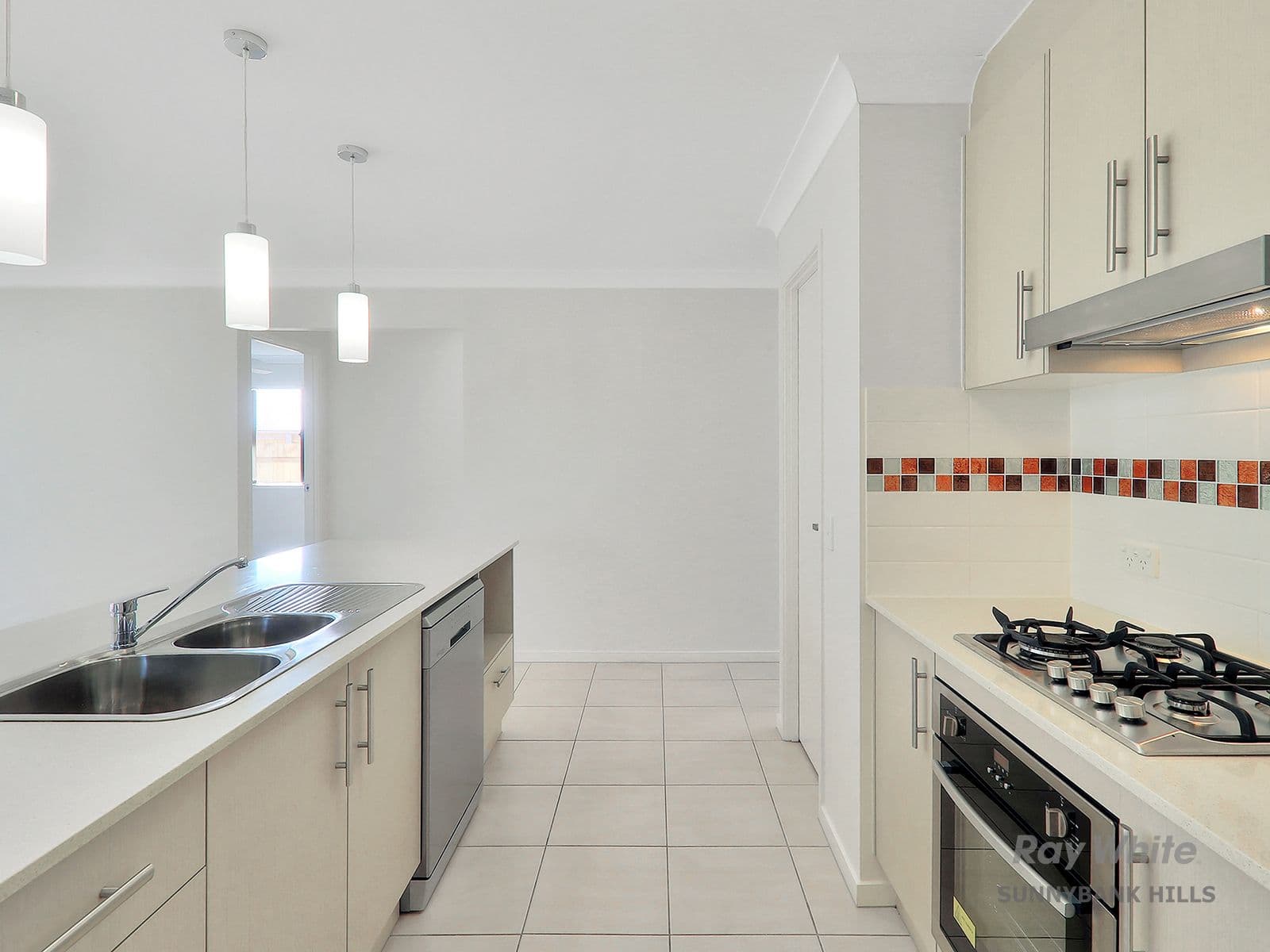 12 Johnstone Place, Riverview QLD 4303, Riverview - Thumbnail 5