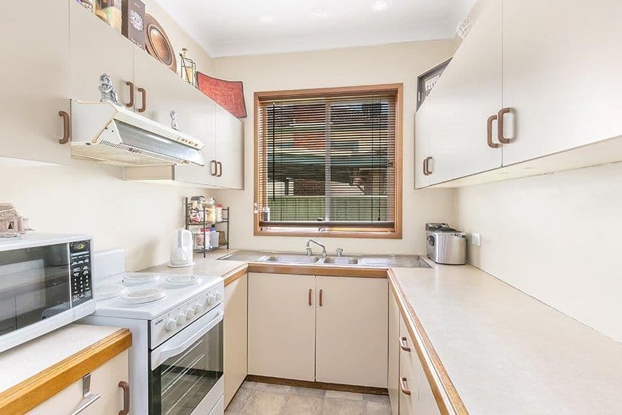 44 Milson Street, Charlestown - Thumbnail 2