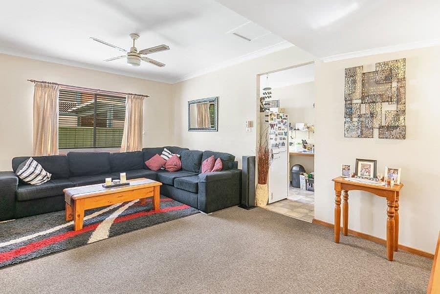 44 Milson Street, Charlestown - Thumbnail 4