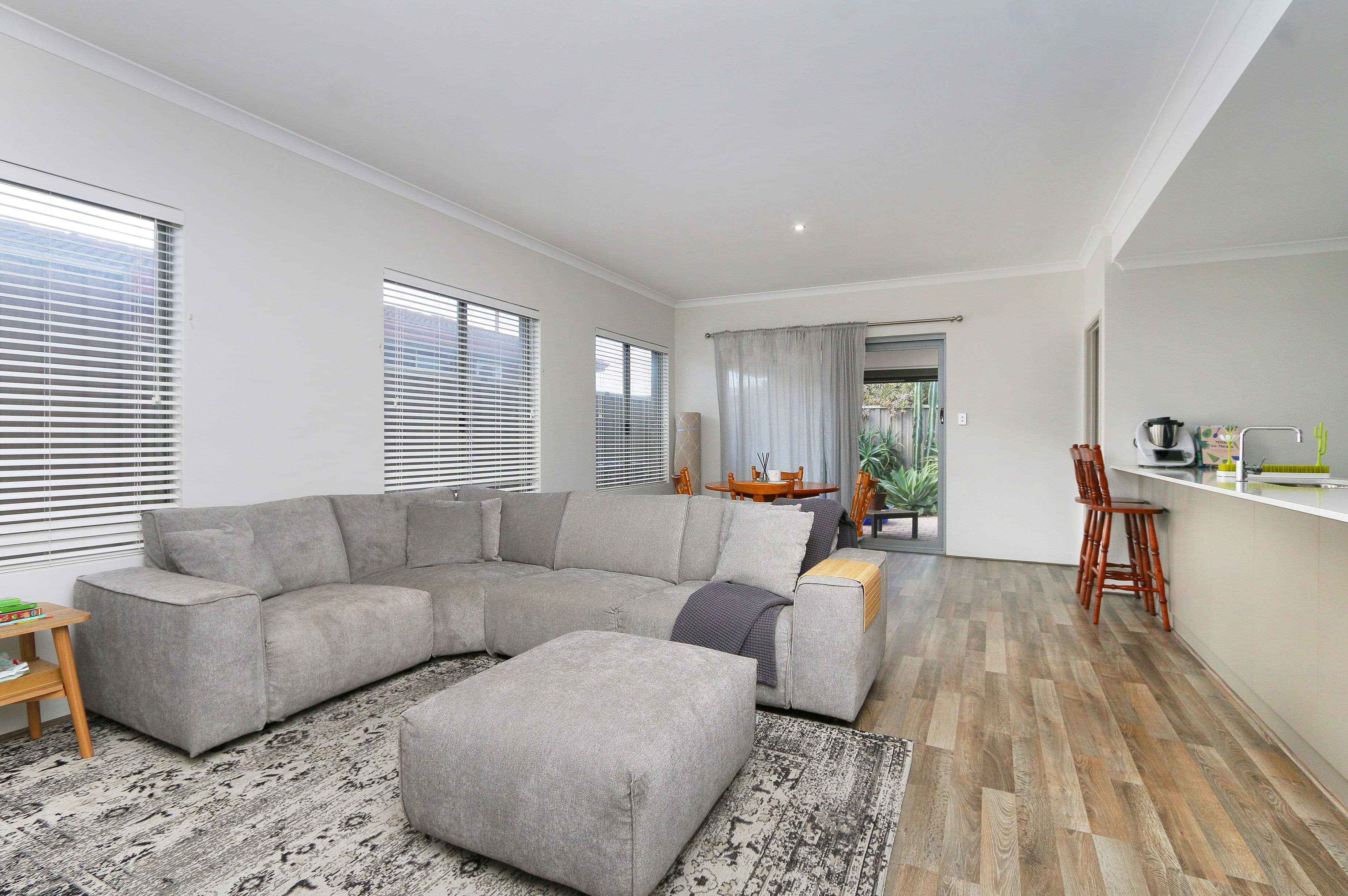 2 Davies Crescent, Kardinya WA 6163, Kardinya - Thumbnail 2