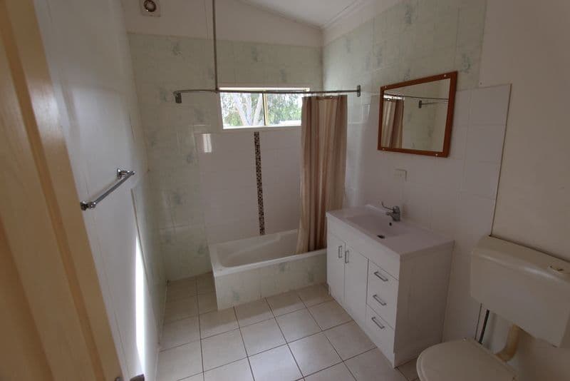 166 Galatea Street, Charleville QLD 4470, Charleville - Thumbnail 2