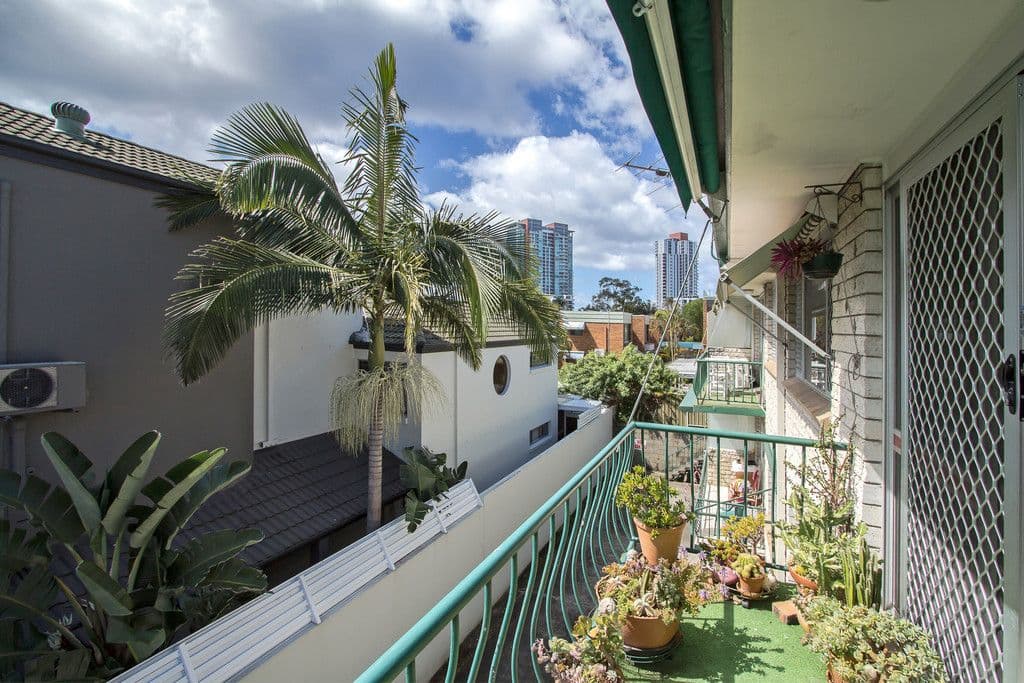 25 Lenneberg Street, SOUTHPORT QLD 4215, Southport - Thumbnail 8