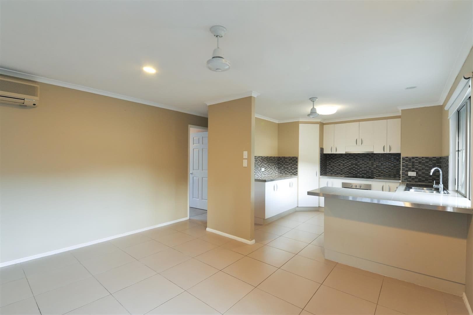 19 Sandpiper Crescent, Jubilee Pocket QLD 4802, Jubilee Pocket - Thumbnail 5