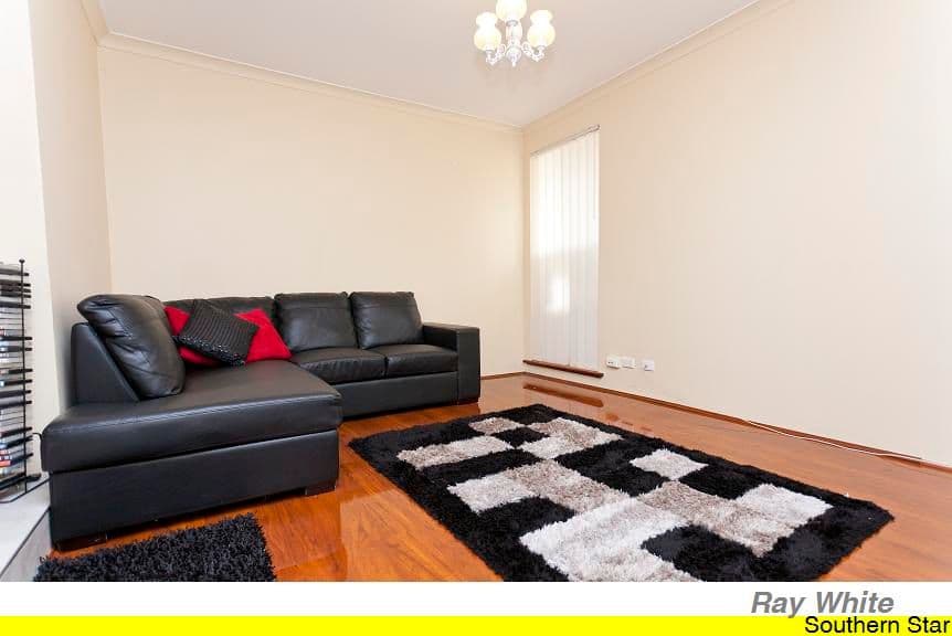 30 Hemingway Drive, CAMILLO WA 6111, Camillo - Thumbnail 2