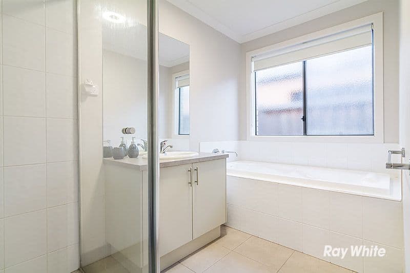 64 Frankland Street, Clyde North VIC 3978, Clyde North - Thumbnail 7