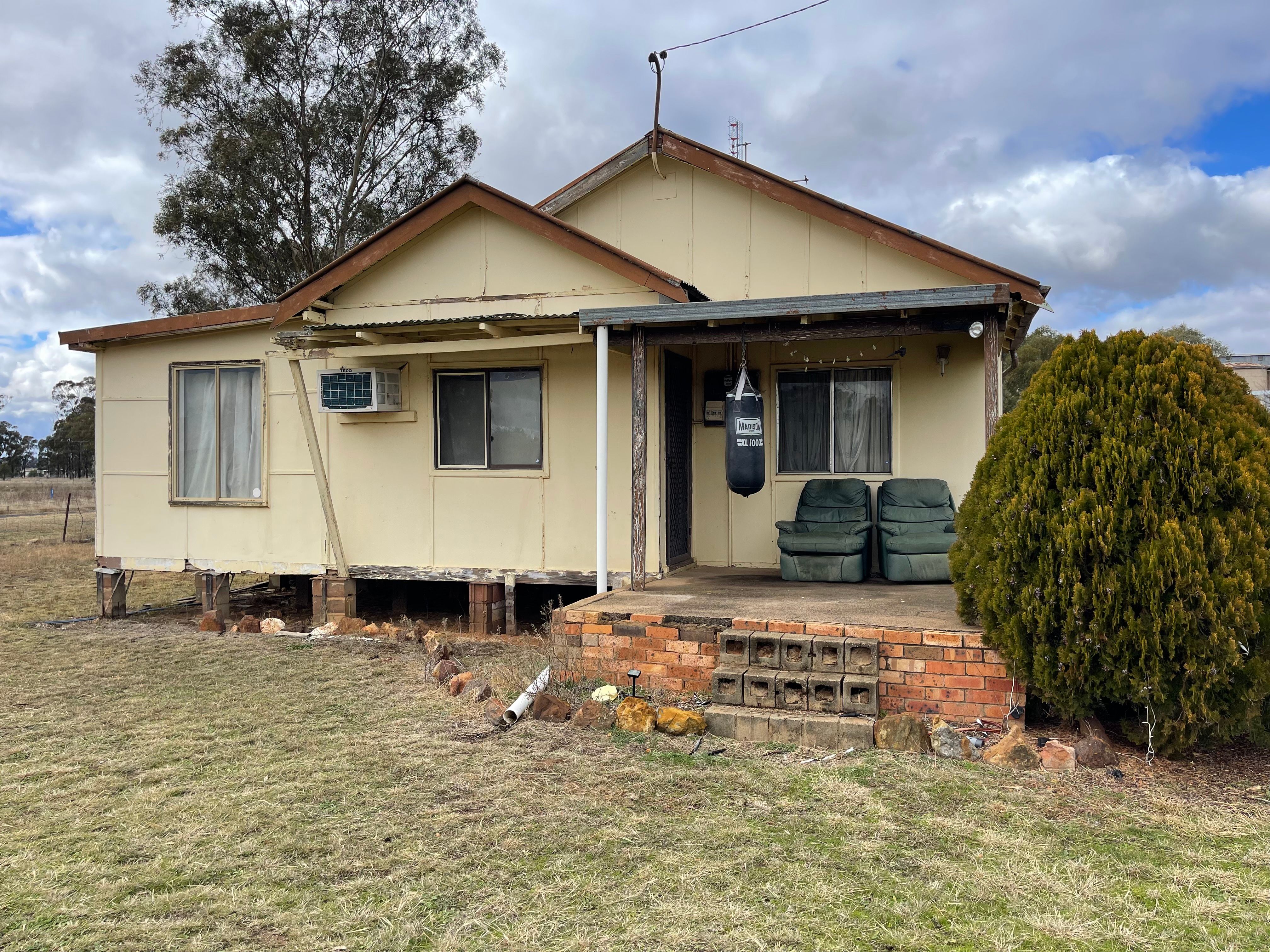 14 Balladoran Street, EUMUNGERIE NSW 2822, Eumungerie - Image 1