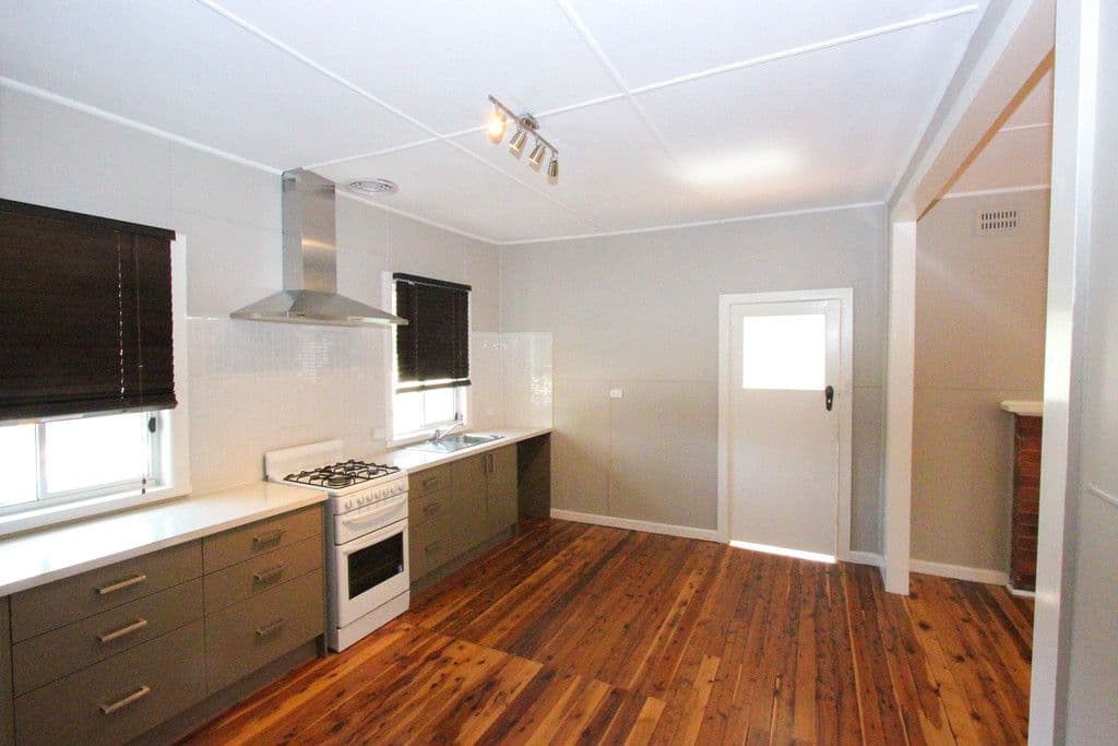 71 Melbourne Street, Narrandera - Thumbnail 3
