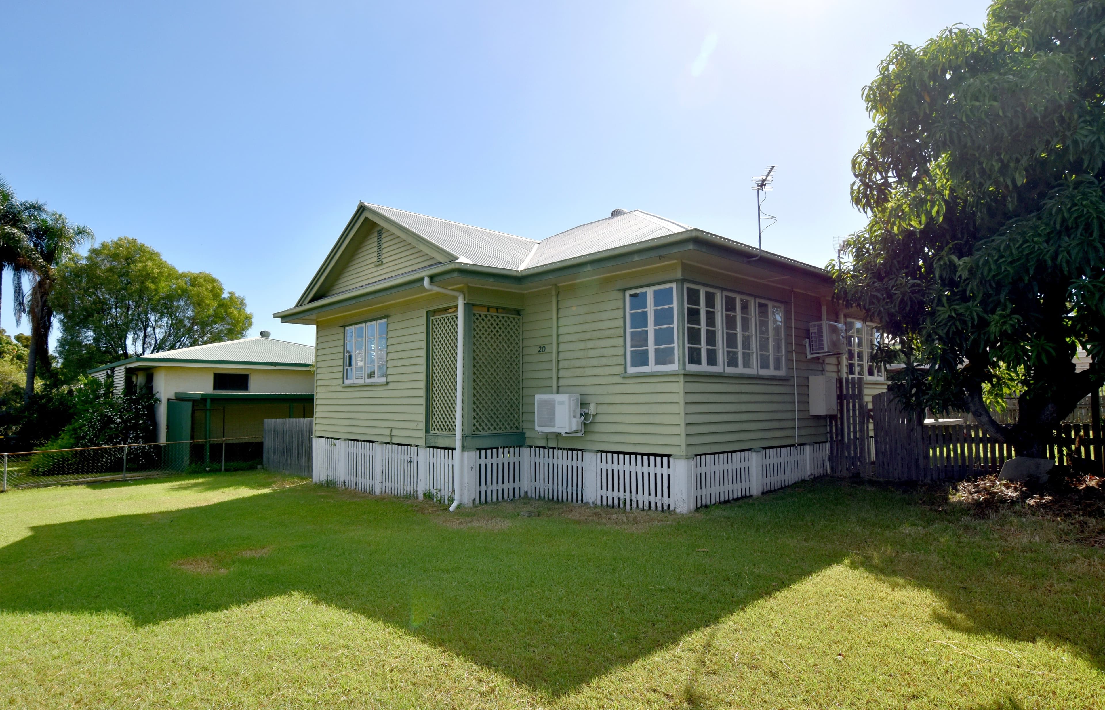 20 Golding Street, Barney Point QLD 4680, Barney Point - Thumbnail 2