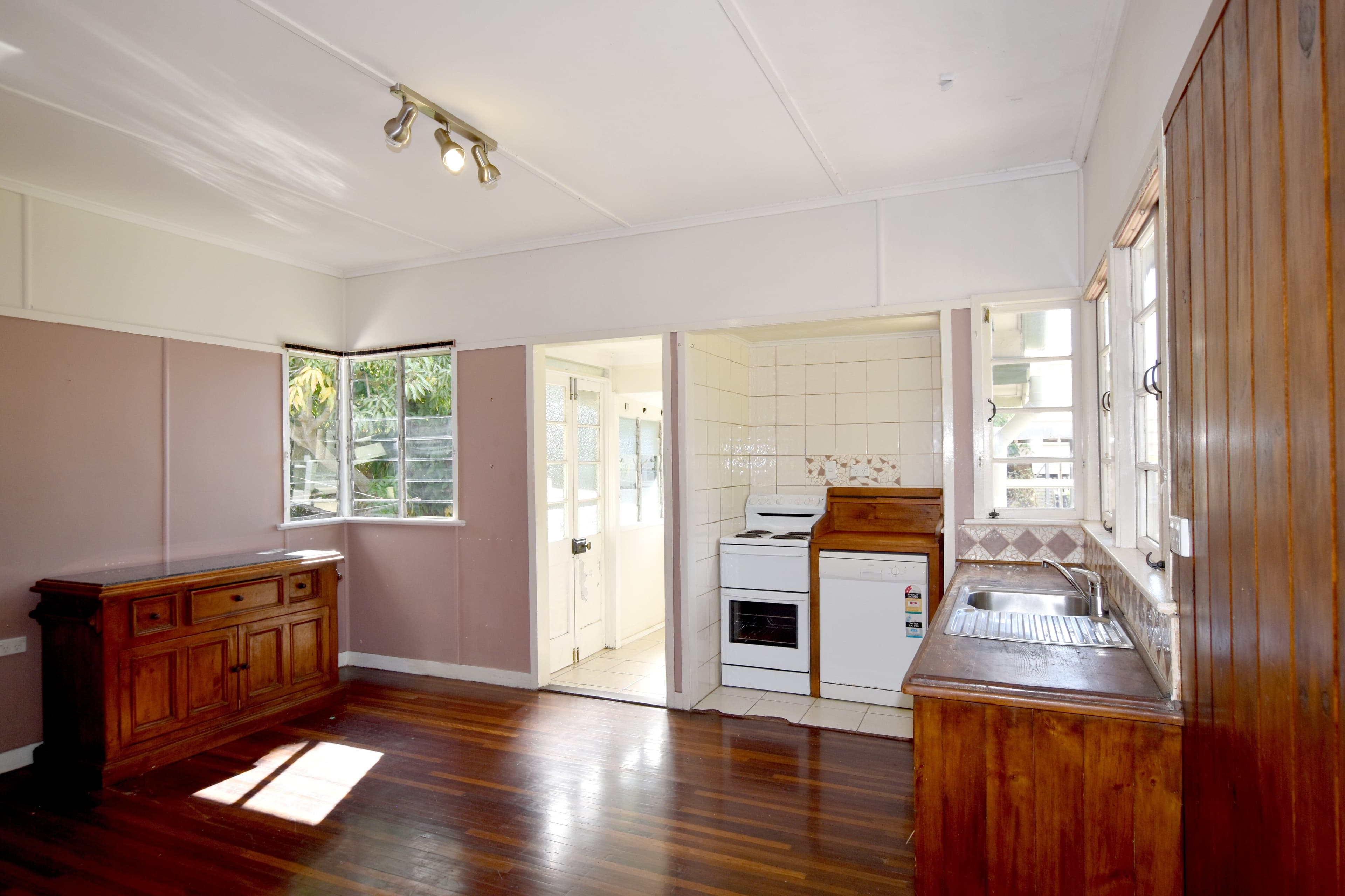 20 Golding Street, Barney Point QLD 4680, Barney Point - Thumbnail 3