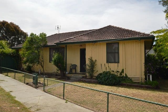 17 Sinclair Crescent, SEYMOUR VIC 3660, Seymour - Image 1