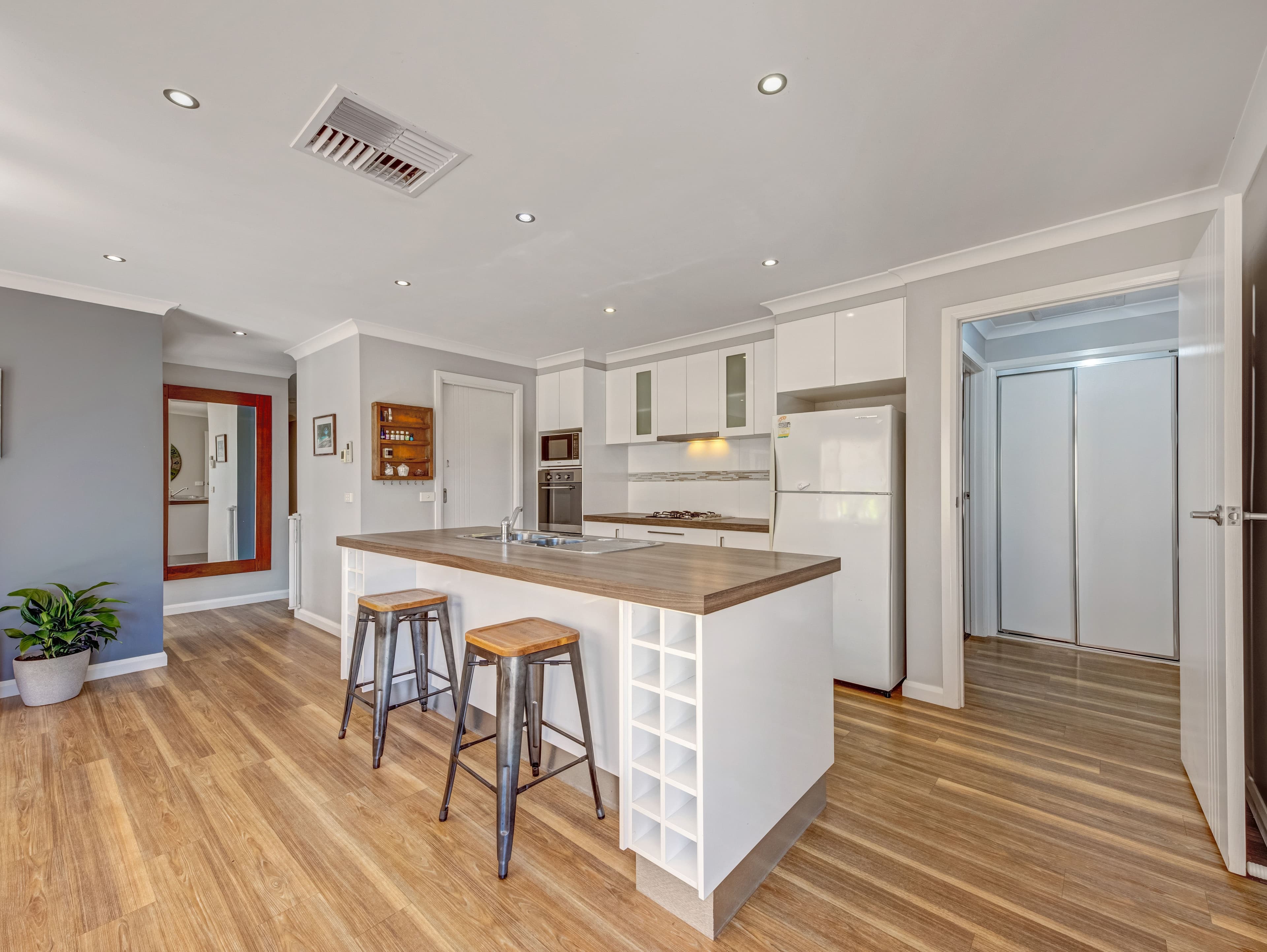 135 Zorro Drive, Yarrawonga VIC 3730, Yarrawonga - Thumbnail 2