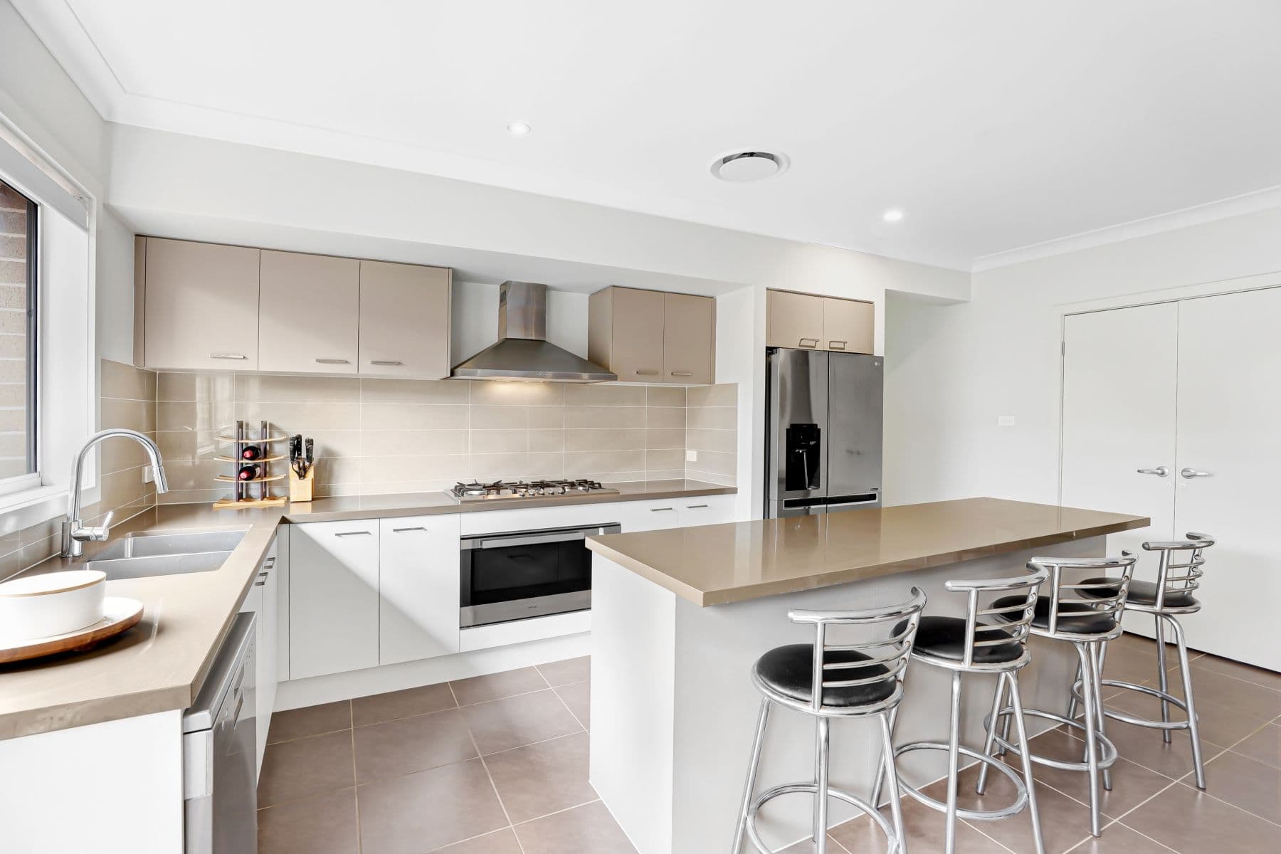 11 Lieutenant Street, JORDAN SPRINGS NSW 2747, Jordan Springs - Thumbnail 2