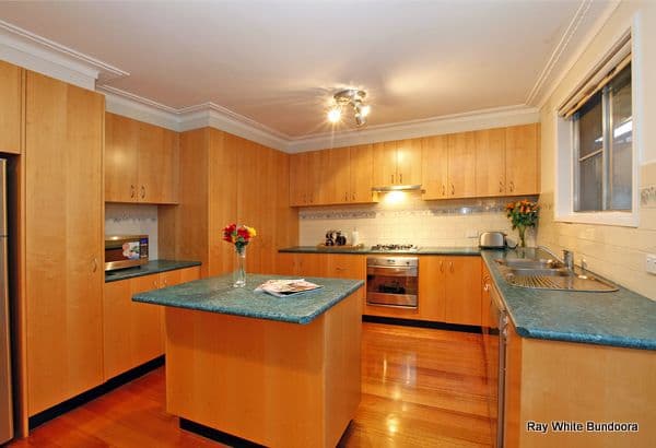 205 Hickling Avenue, GREENSBOROUGH VIC 3088, Greensborough - Thumbnail 6