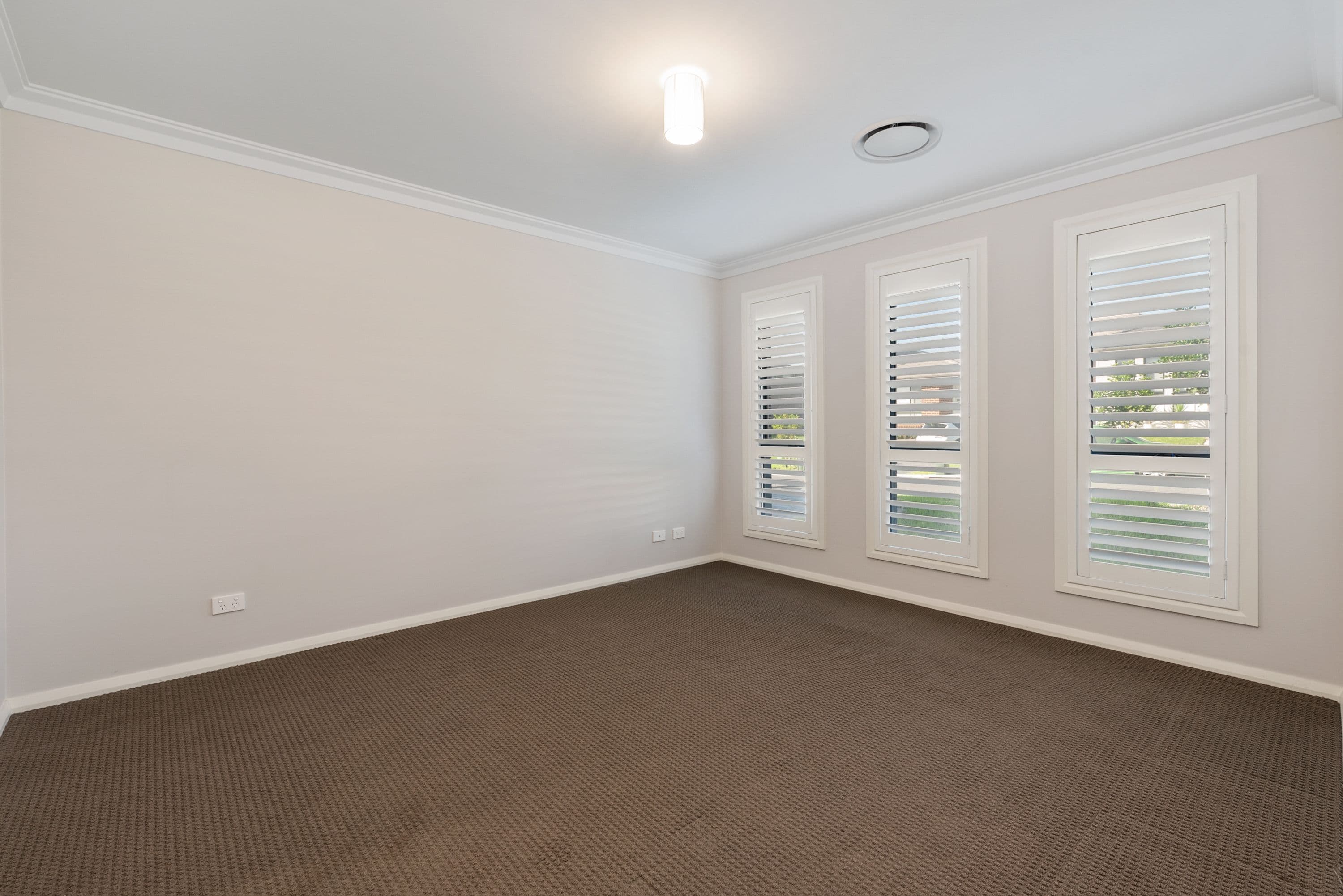 22 Oaklands Circuit, Gregory Hills - Thumbnail 4