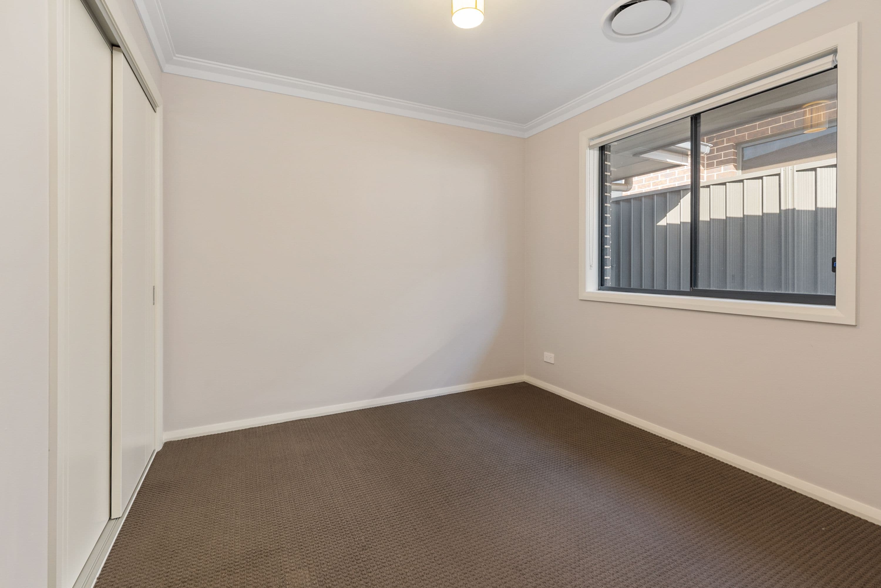 22 Oaklands Circuit, Gregory Hills - Thumbnail 6