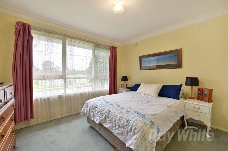 6 Manuka Drive, FERNTREE GULLY VIC 3156, Ferntree Gully - Thumbnail 4