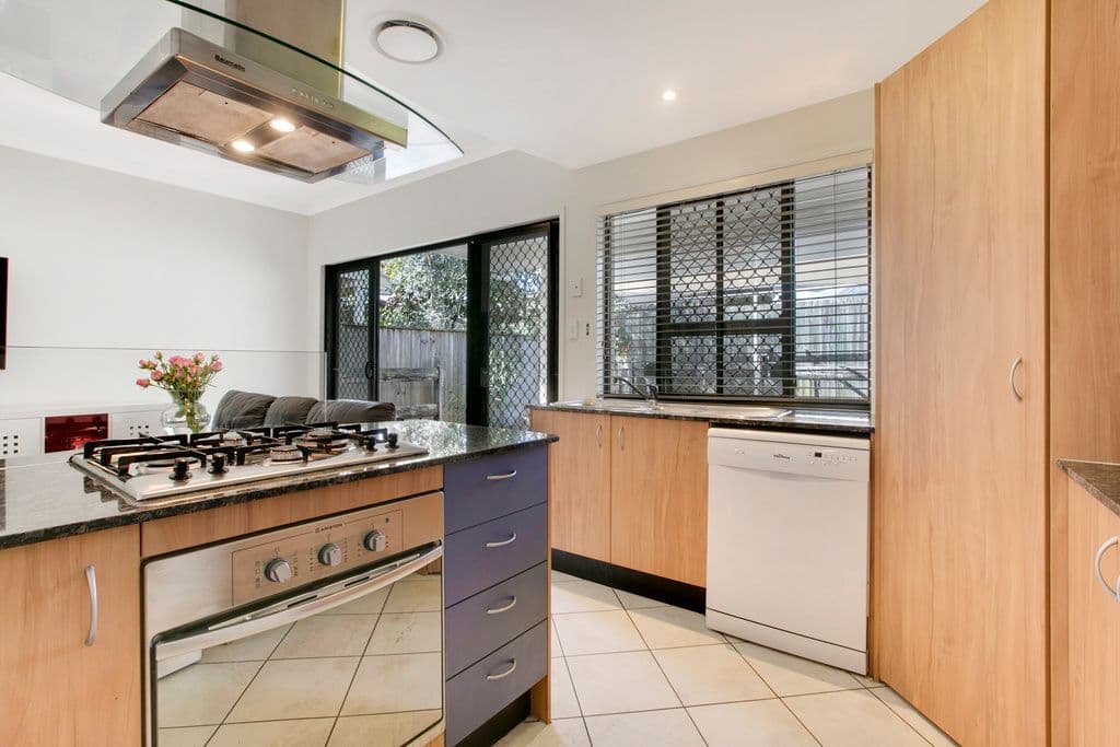 369a Hawthorne Road, HAWTHORNE QLD 4171, Hawthorne - Thumbnail 2
