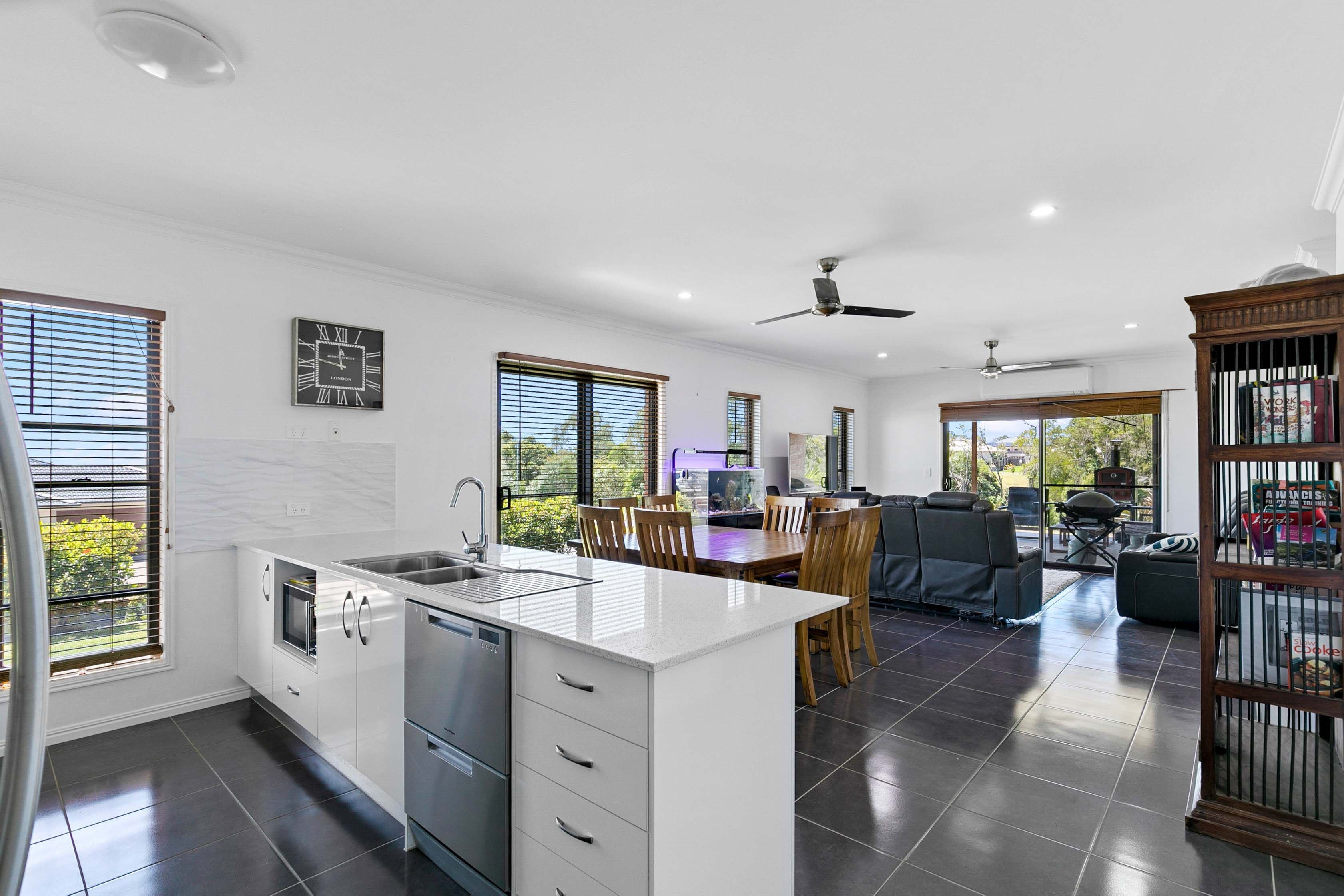 2 Flynn Court, Urraween QLD 4655, Urraween - Thumbnail 3