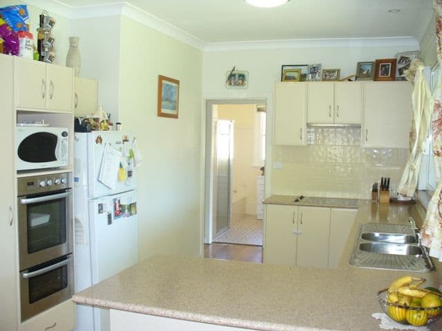 18 Hiland Crescent, EAST MAITLAND NSW 2323, East Maitland - Thumbnail 2