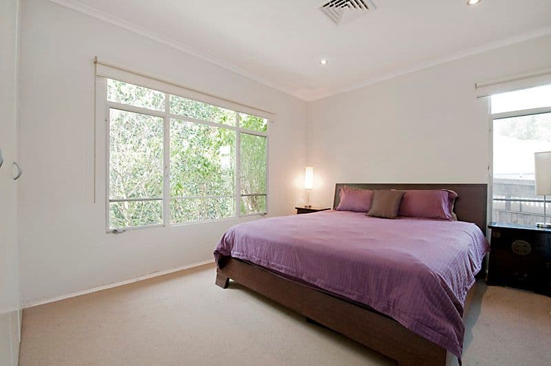 19 Binalong Avenue, CHADSTONE VIC 3148, Chadstone - Thumbnail 5