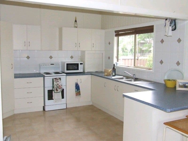 33 Herbert Street, GOONDIWINDI QLD 4390, Goondiwindi - Thumbnail 2