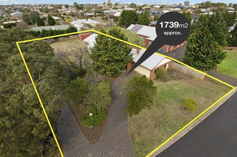 10 Bourbon Way, Waurn Ponds VIC 3216, Waurn Ponds - Image 1