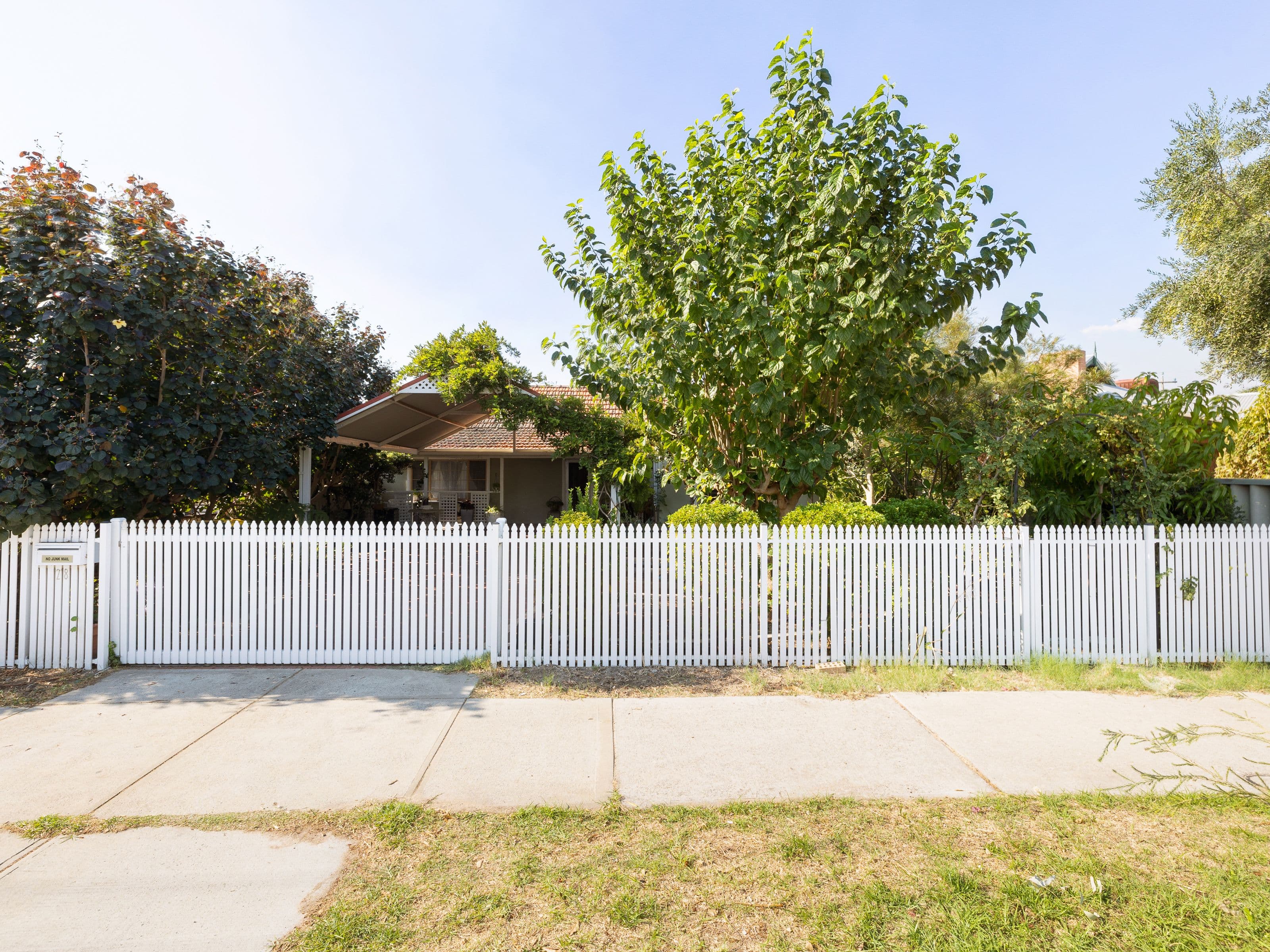 28 Renou Street, Queens Park WA 6107, Queens Park - Thumbnail 2