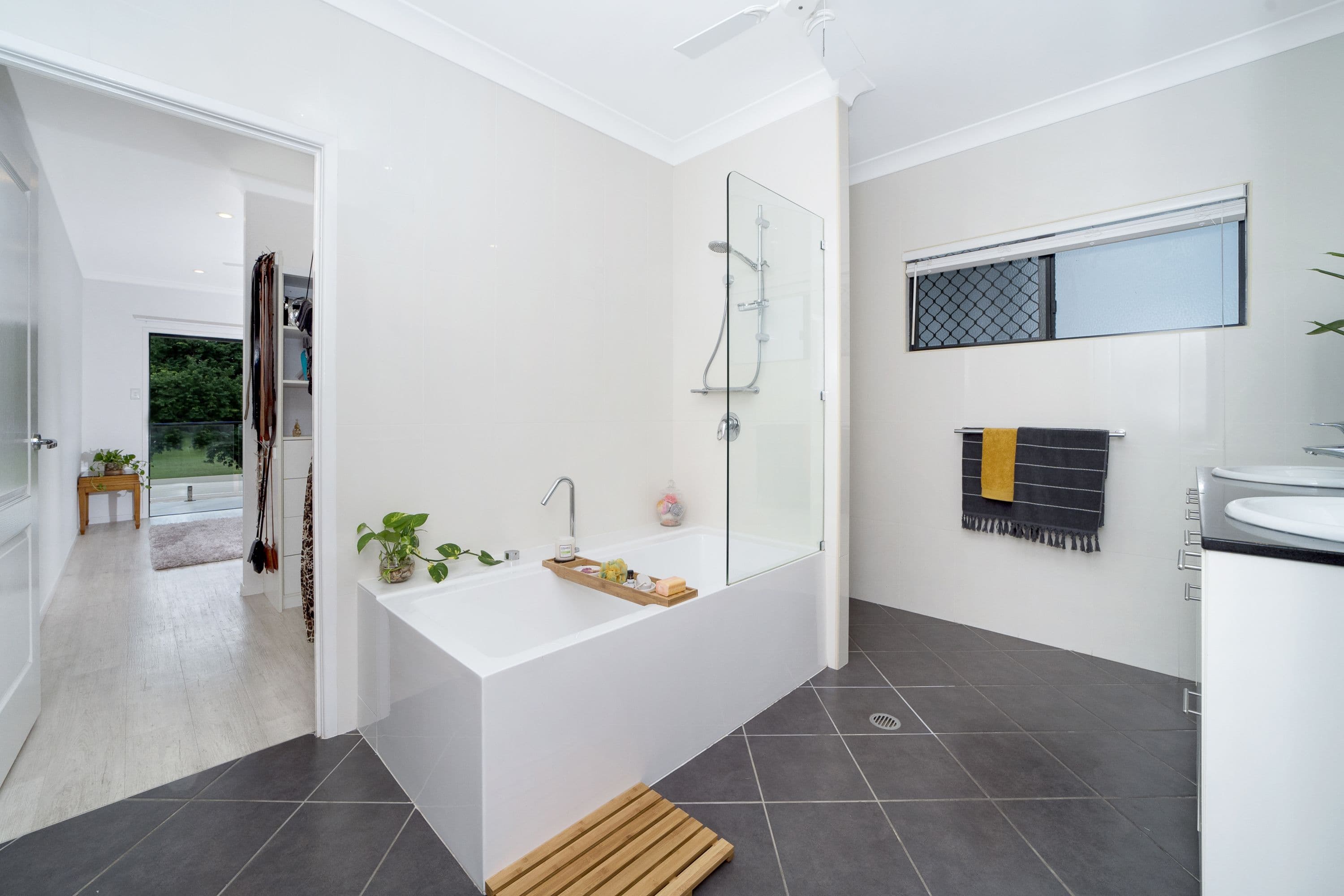 8 Palm Street, Rowes Bay QLD 4810, Rowes Bay - Thumbnail 7