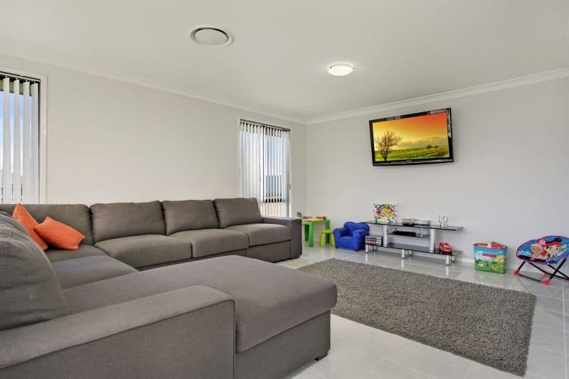 21 Teal Street, ABERGLASSLYN NSW 2320, Aberglasslyn - Thumbnail 2