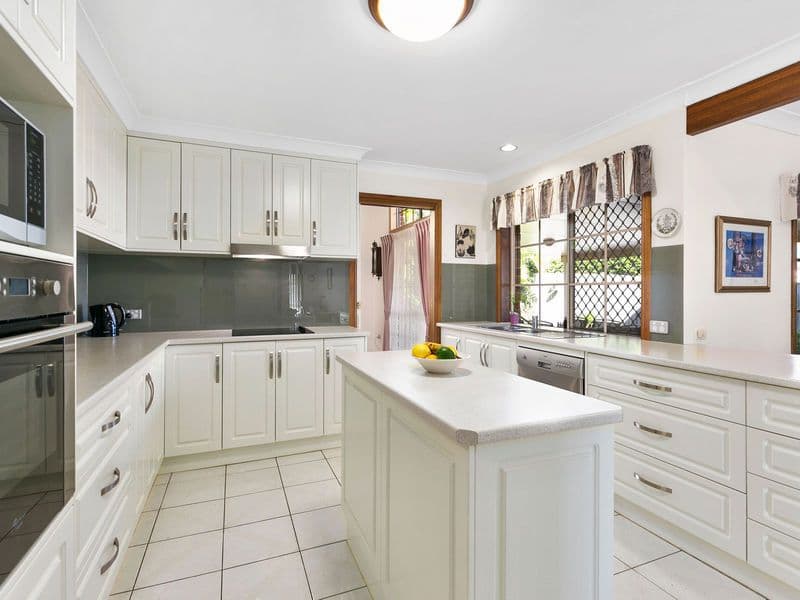 28 Kilmorey Street, Carindale QLD 4152, Carindale - Thumbnail 4