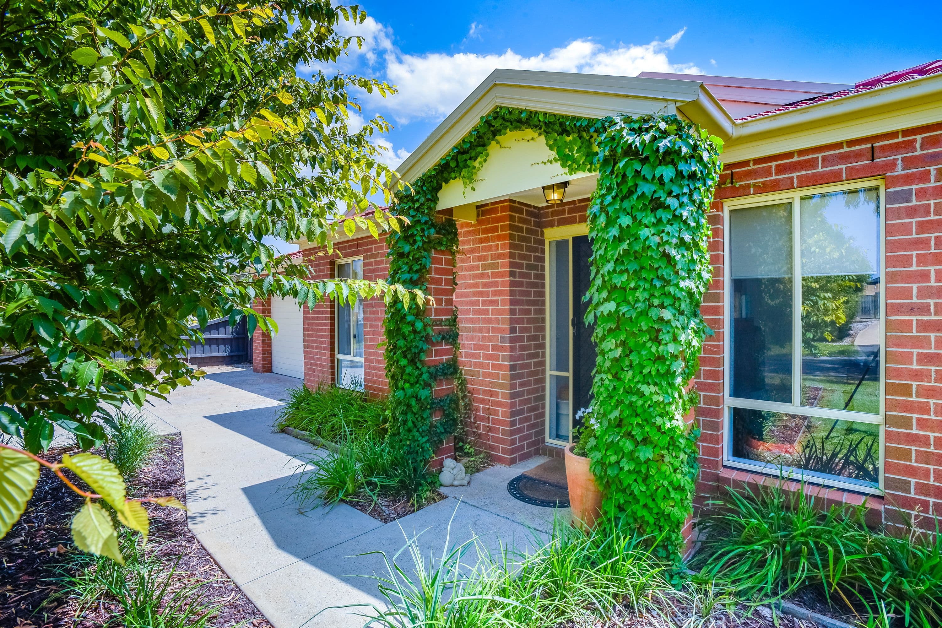 4 Mayfair Way, Kyneton VIC 3444, Kyneton - Thumbnail 2
