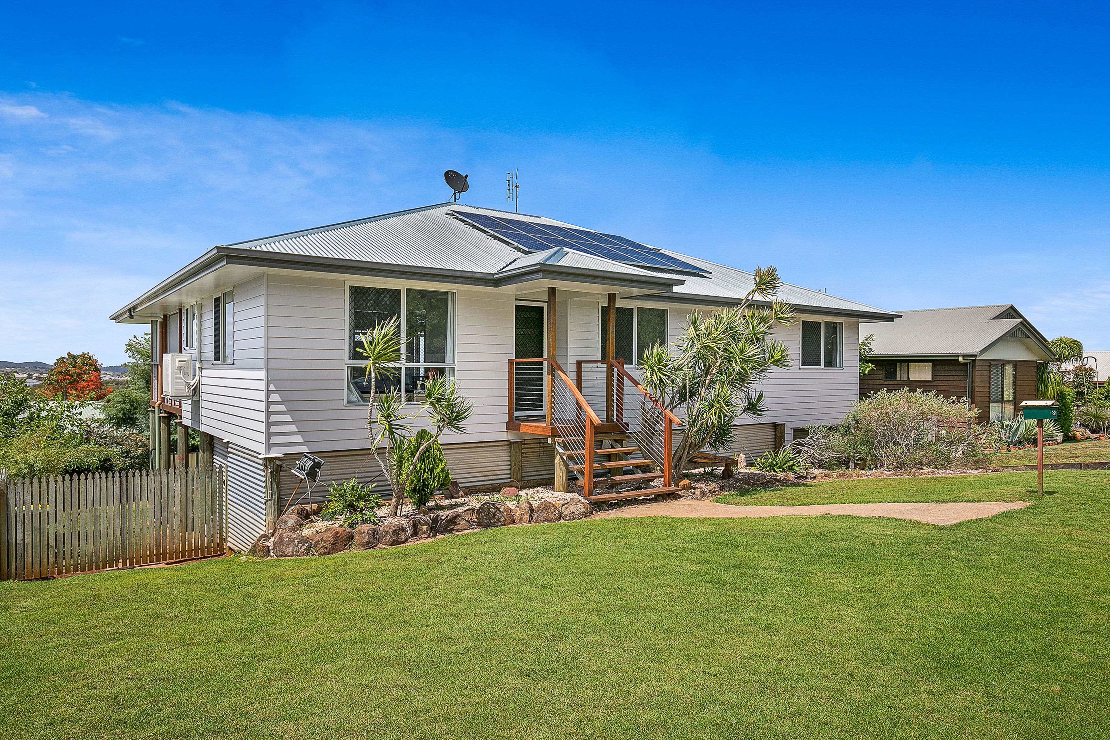 32 Barlow Street, Wilsonton QLD 4350, Wilsonton - Thumbnail 2