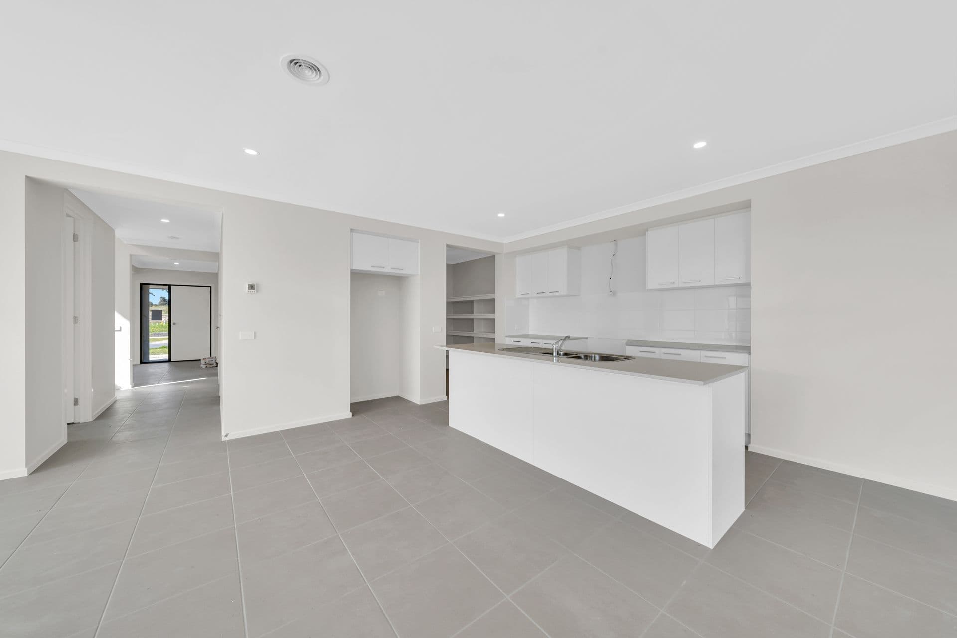 53 Encore Boulevard, Cranbourne South VIC 3977, Cranbourne South - Thumbnail 3