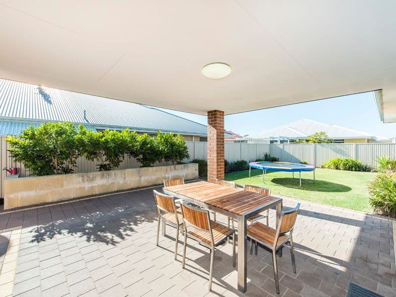 17 Linden Avenue, WENDOUREE VIC 3355, Wendouree - Thumbnail 4