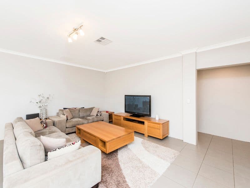 17 Linden Avenue, WENDOUREE VIC 3355, Wendouree - Thumbnail 6
