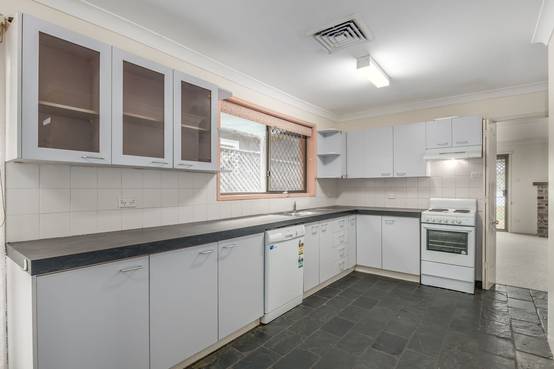 17 Venetia Avenue, Blackalls Park - Thumbnail 5