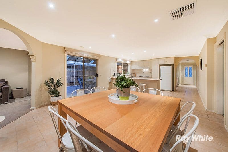 12 Durnoch Place, Cranbourne VIC 3977, Cranbourne - Thumbnail 4