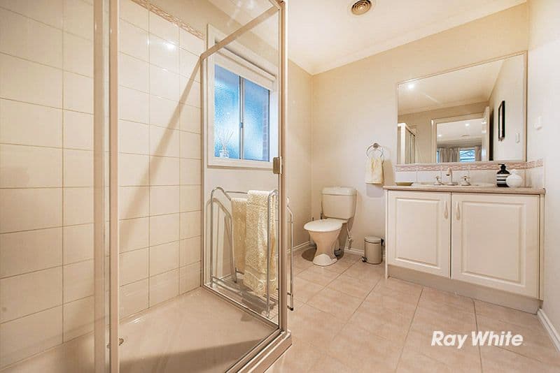 12 Durnoch Place, Cranbourne VIC 3977, Cranbourne - Thumbnail 8