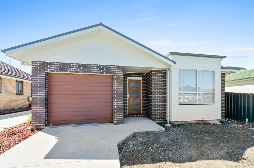 137 Prince Edward Drive, Dapto - Image 1