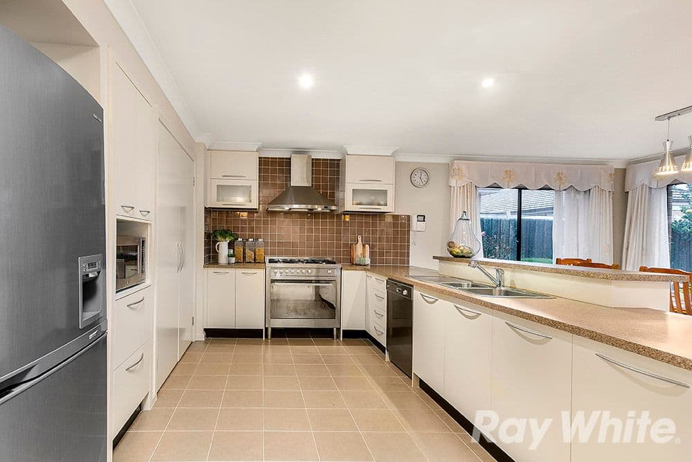 11 Braeburn Parade, Rowville VIC 3178, Rowville - Thumbnail 2