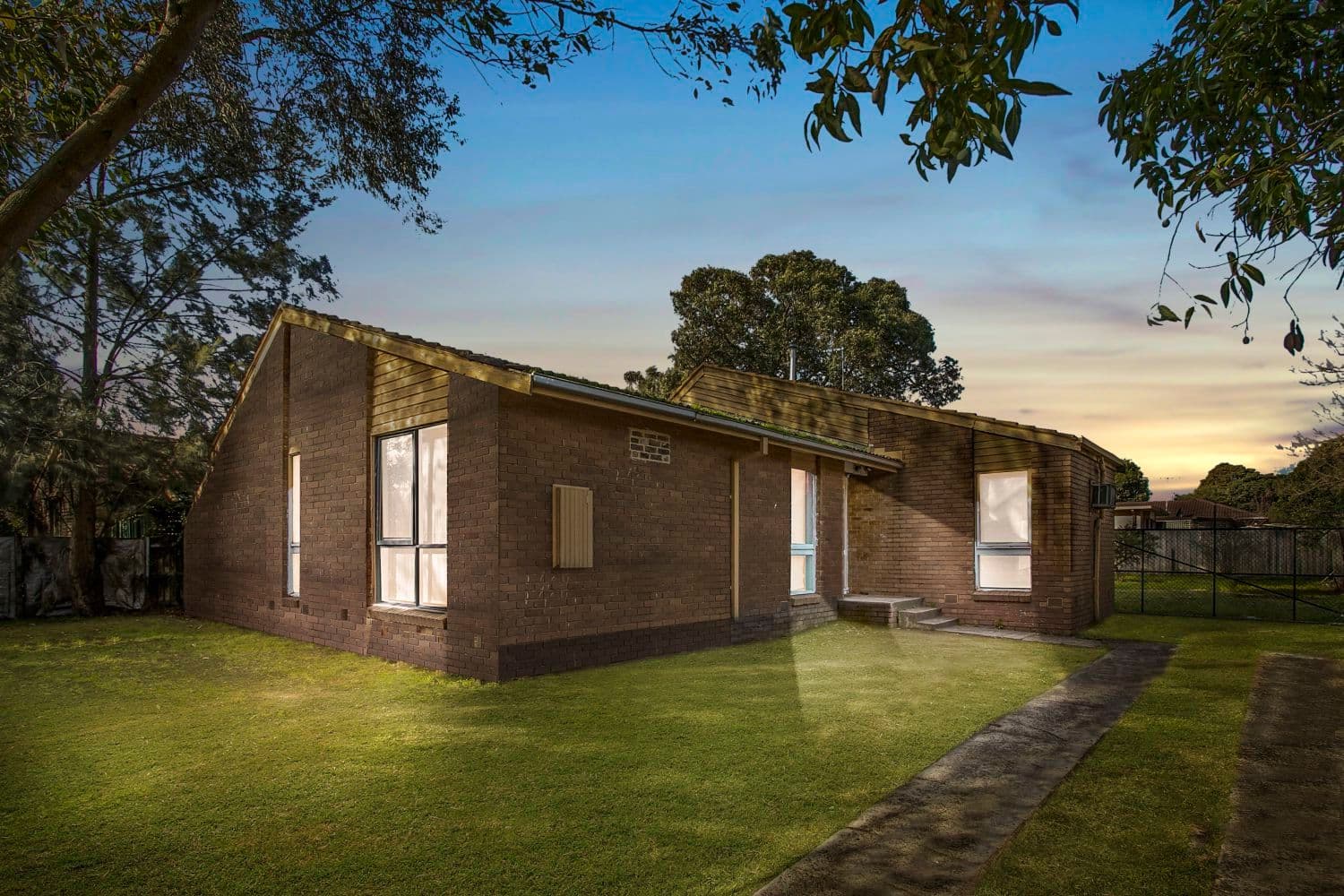 2 Carluke Close, Berwick VIC 3806, Berwick - Image 1