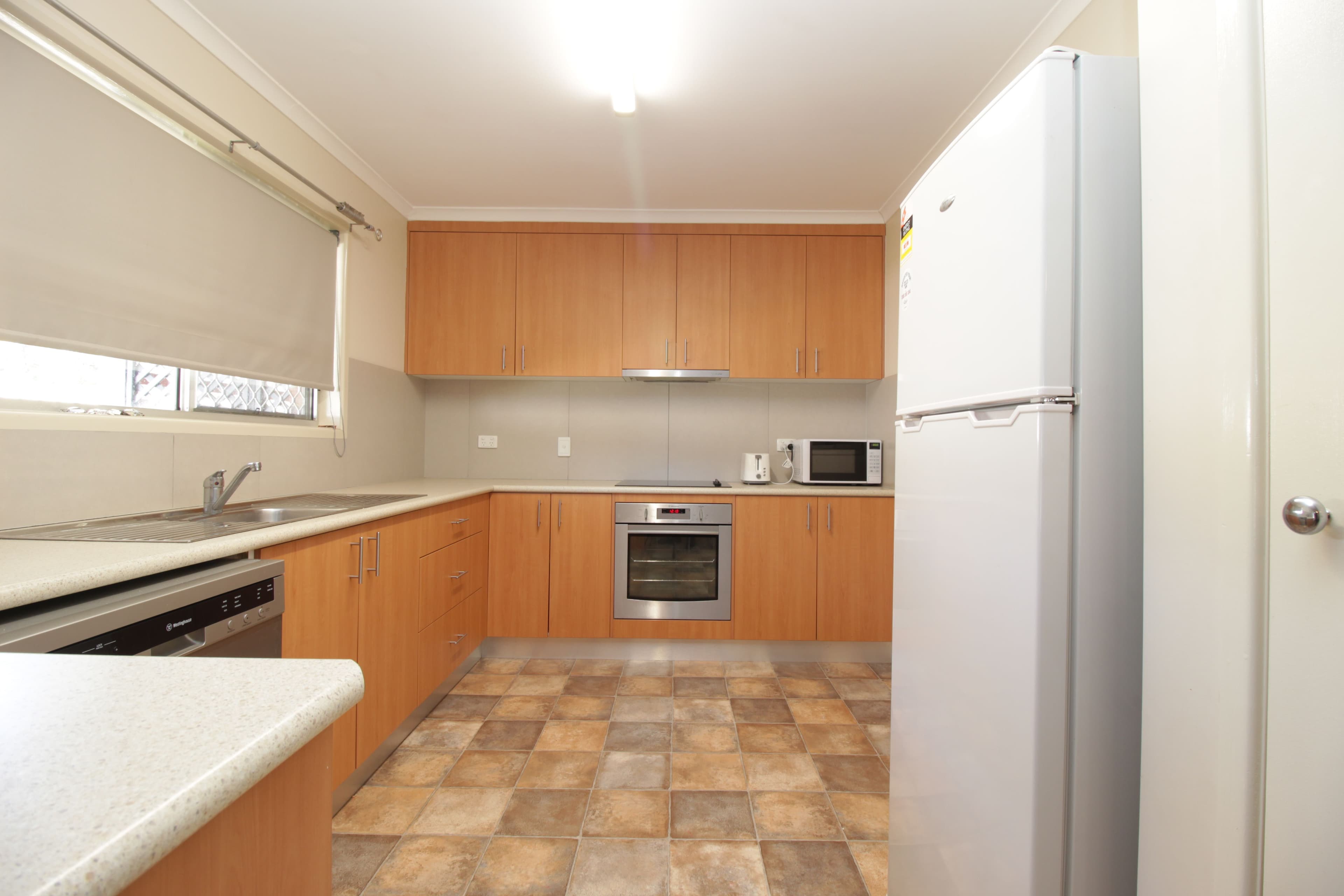 1 Wilby Place, Emerald QLD 4720, Emerald - Thumbnail 5