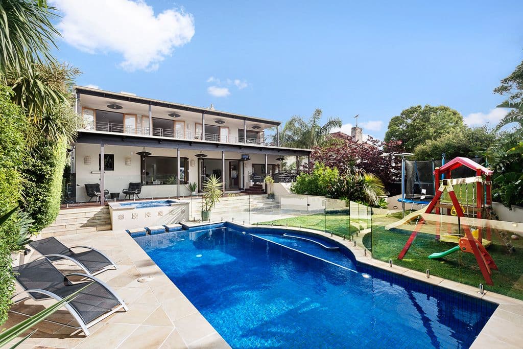 19 Beach Road, Beaumaris VIC 3193, Beaumaris - Thumbnail 2