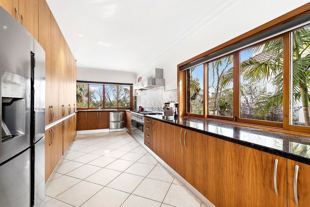 19 Beach Road, Beaumaris VIC 3193, Beaumaris - Thumbnail 4