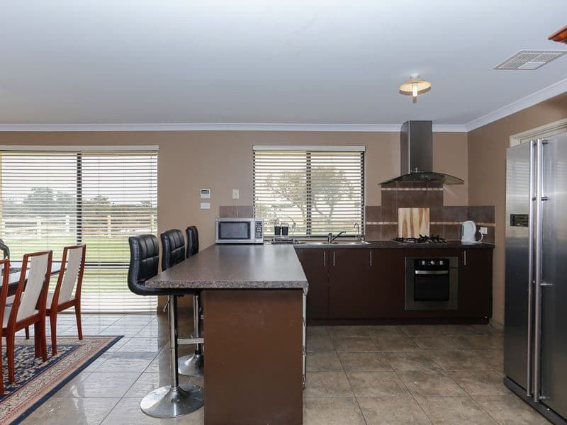 24 Haslam Street, MUCHEA WA 6501, Muchea - Thumbnail 2