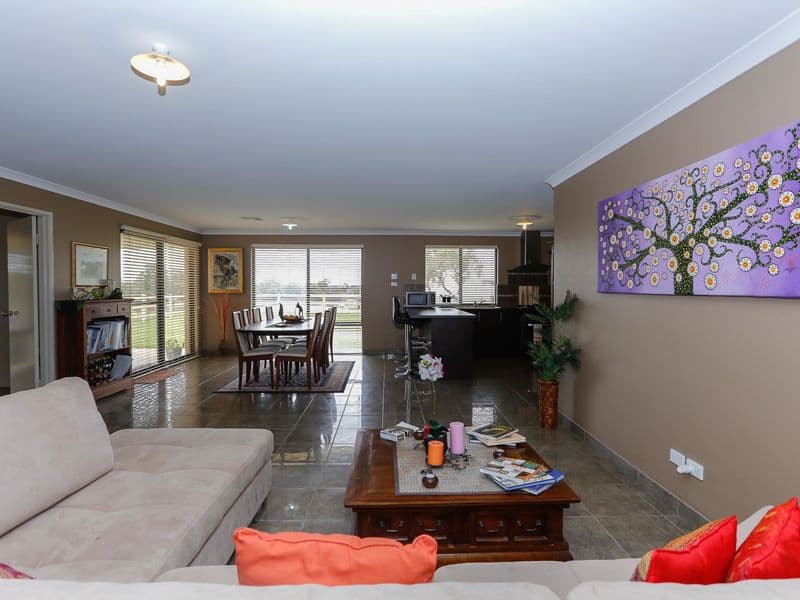 24 Haslam Street, MUCHEA WA 6501, Muchea - Thumbnail 4