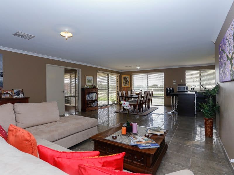 24 Haslam Street, MUCHEA WA 6501, Muchea - Thumbnail 5