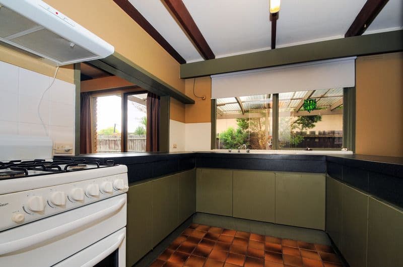 36  Henry Crescent, SEAFORD VIC 3198, Seaford - Thumbnail 2