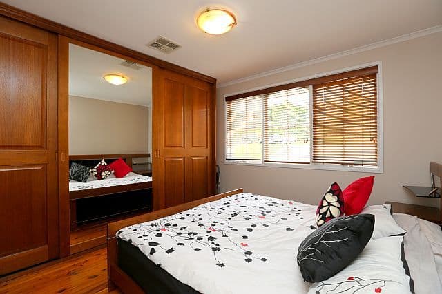 32 Caroline Crescent, GEORGES HALL NSW 2198, Georges Hall - Thumbnail 5